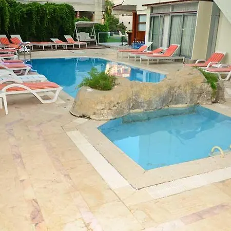 Hotel Dora 4*